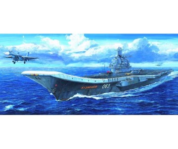 Trumpeter 1/700 Russian Navy Aircraft Carrier KUZNETSOV 