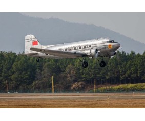 Trumpeter 1/48 DC-3