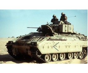 Trumpeter 1/72 M2A0 Bradley Fighting Vehicle Trumpeter 1/72 M2A0 Bradley Fighting Vehicle